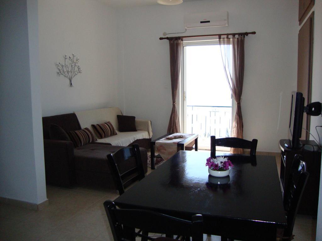 Fantasia Apartment Lákones 外观 照片